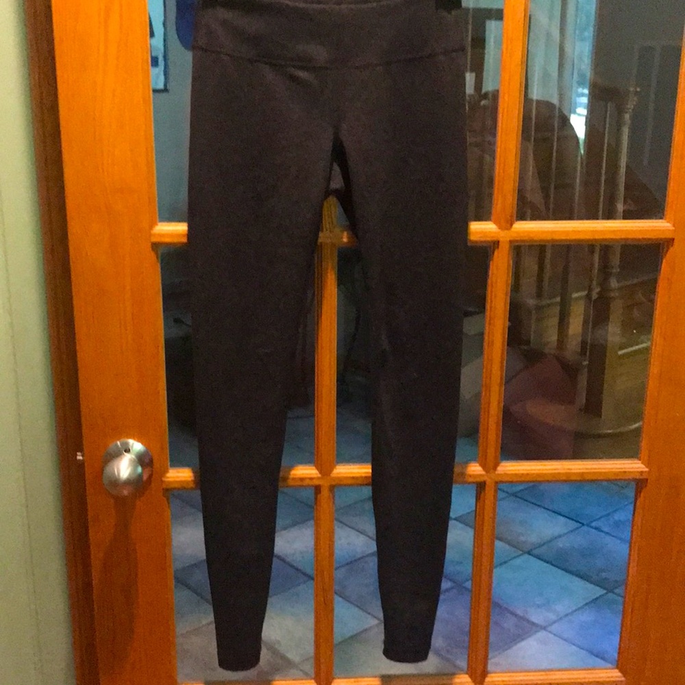 Zella women’s Heather gray leggings. Size XS. 2-3 inch top band, hidden pocket.